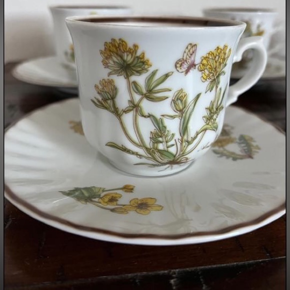 Vintage Kronester Bavaria 1970's Floral Tea Cups and Saucers Set - Picture 6 of 10